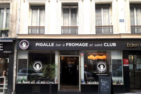 Nihon-shu brings out the flavor of cheese. Here’s a story of BAR/Pigalle Fromage Club about how to enjoy nihon-shu in France.